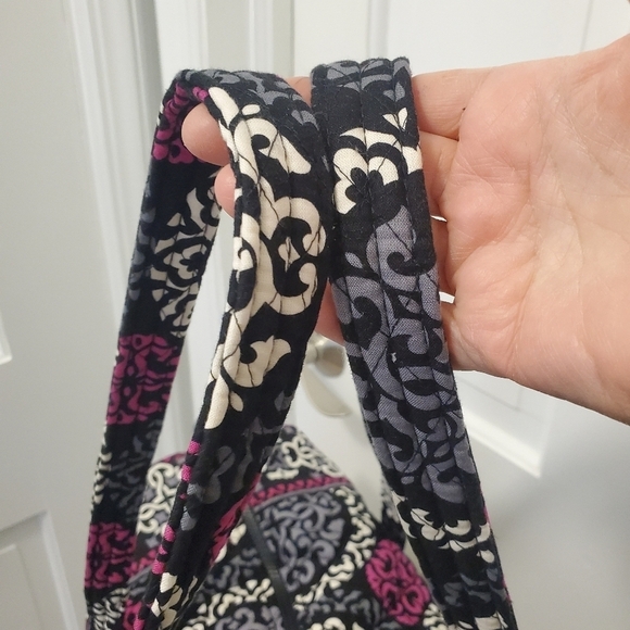 Vera Bradley Retired Pattern "Canterbury Magenta" Duffle Bag, Versatile - Picture 4 of 9